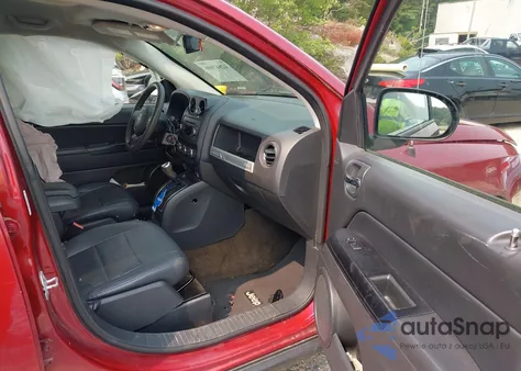 2016 Jeep Compass Sport z USA, uszkodzony, nr VIN 1C4NJDBB0GD556398